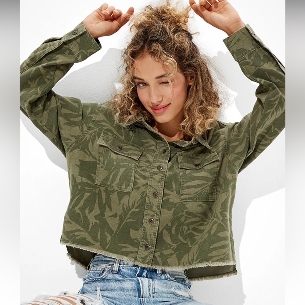 American Eagle Cropped Jungle Military Shacket Size Small